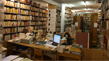 Bouquins, livres - Intérieur de la bouquinerie Book'in à Fribourg